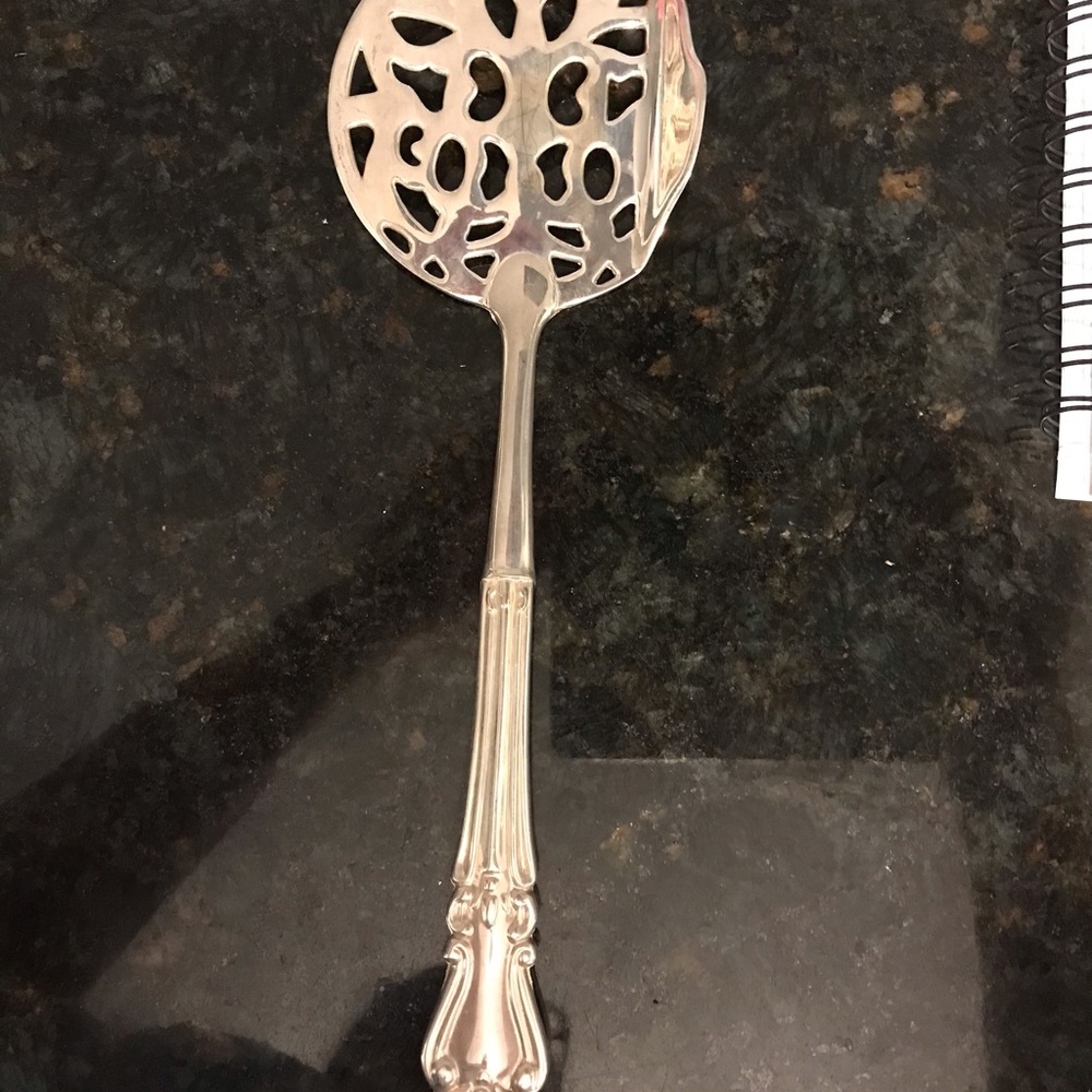Silverplated Cape Cod Cranberry Server Pierced Spoon Holiday Entertaining